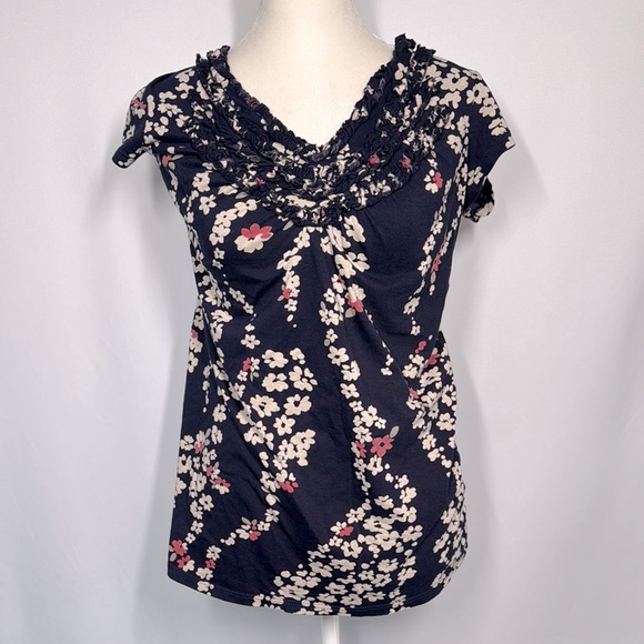 Motherhood Maternity Tops - ❤️3/$30 Motherhood Maternity Floral Top